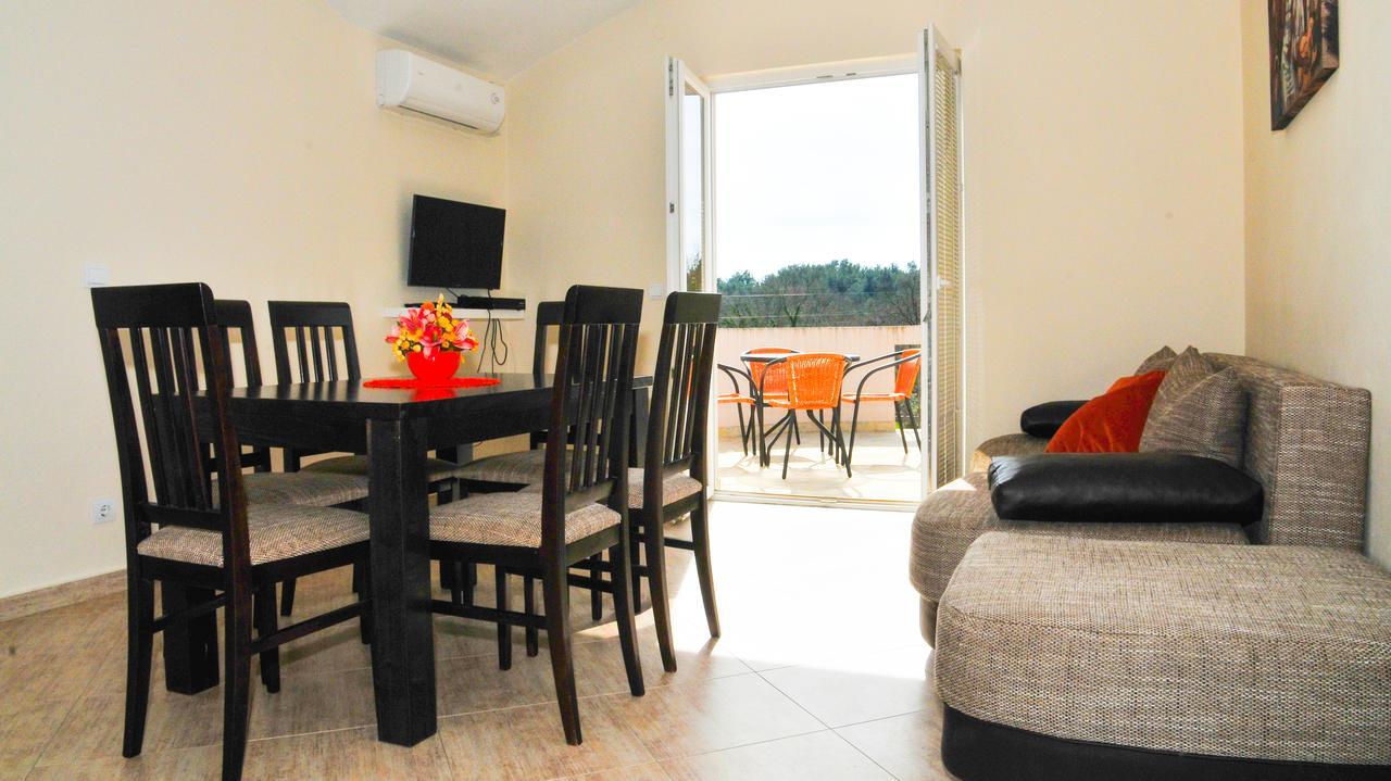 Apartmani Bulajic Τίβατ Εξωτερικό φωτογραφία